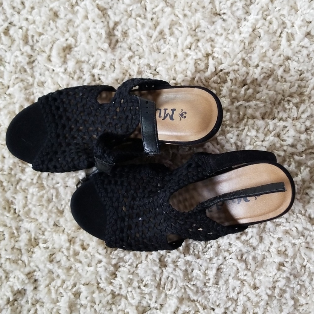Wedge Sandals - Picture 3 of 6
